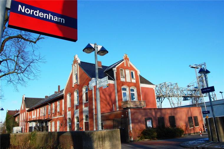 Nordenham: Kreisvolkshochschule soll in Bahnhof ziehen Dem Nordenhamer Bahnhof könnte bald neues Leben eingehaucht werden: Er soll neues Domizil der Kreisvolkshochschule werden.
