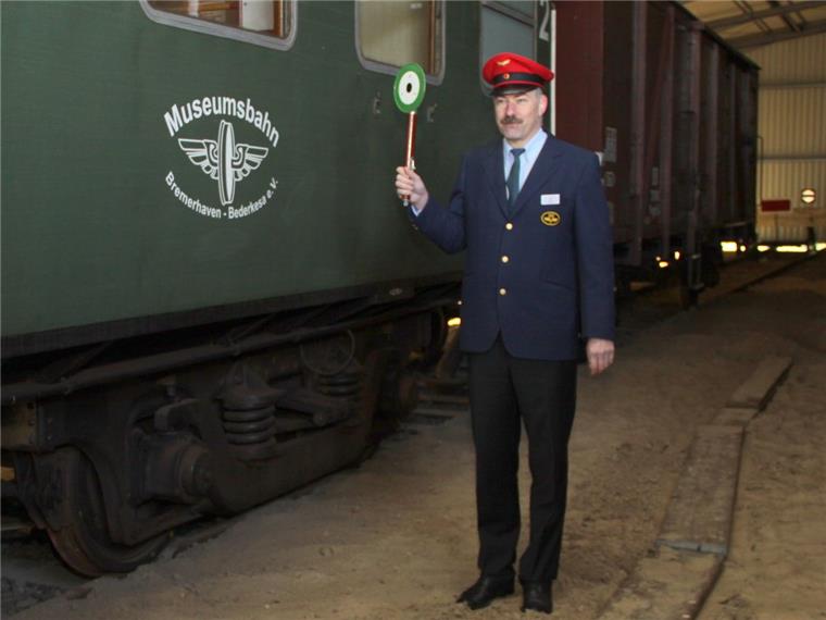 Dem Verein will er erhalten bleiben, jedoch nicht als Vorsitzender. Rolf Thiem gibt heute sein führendes Ehrenamt bei der Museumsbahn Bremerhaven-Bederkesa ab.