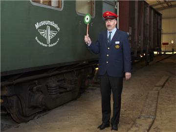 Dem Verein will er erhalten bleiben, jedoch nicht als Vorsitzender. Rolf Thiem gibt heute sein führendes Ehrenamt bei der Museumsbahn Bremerhaven-Bederkesa ab.