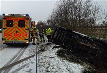 Dem Wetter sind heute auf der A27 in Richtung Cuxhaven zwei Autofahrer zum Opfer gefallen.