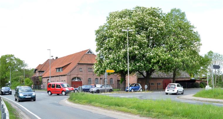 CDU fordert Kreisel für Nesse Den Bau eines Kreisels in Nesse für die Einmündung der Landesstraße 143 in die Landesstraße 135 (ehemalige B6) fordert die CDU Loxstedt. Doch die Straßenbaubehörde in Stade winkt ab.