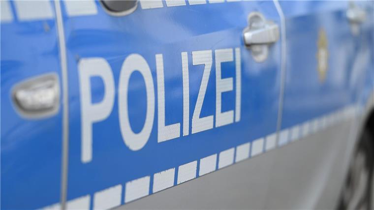 Den Fahrer erwarten mehrere Straf- und Ordnungswidrigkeitenverfahren. (Symbolbild)