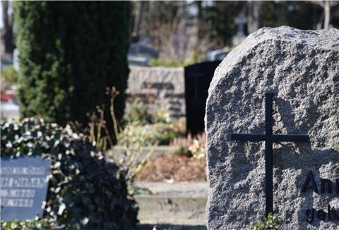 Den Löwenanteil der Investitionen wird 2021 die Neugestaltung der öffentlichen Wege auf dem Rhader Friedhof in Anspruch nehmen.