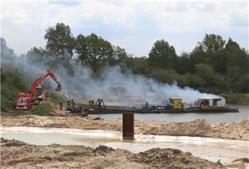 Den Rauch hatten Spaziergänger gesehen und der Feuerwehr gemeldet. Der schnelle Einsatz der Feuerwehr hat Schlimmeres verhindert.