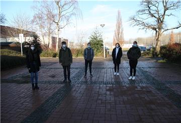 Denise, Jannik, Timon, Juliana und Ella stehen kurz vor den Abi-Prüfungen an der gymnasialen Oberstufe der Geschwister-Scholl.