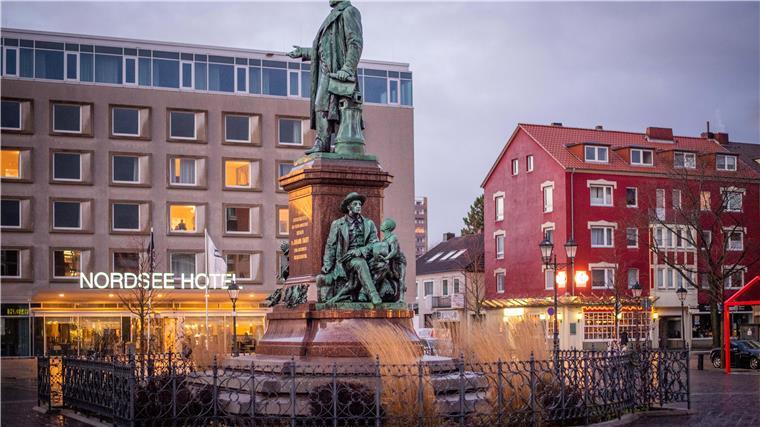 Denkmal des Bürgermeisters Smidt auf dem Bremerhavener Theodor-Heuss-Platz im Januar 2023. Foto: Hartmann