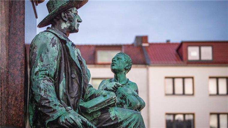 Denkmal des Bürgermeisters Smidt auf dem Bremerhavener Theodor-Heuss-Platz im Januar 2023. Foto: Hartmann