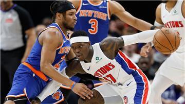 Dennis Schröder (r.) half Detroit nach seinem Wechsel im Februar erst zum Erreichen der Playoffs.