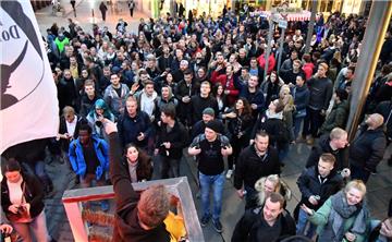 Der 10. Bürgermove der Erstsemester der Hochschule Bremerhaven. Foto: Scheschonk...