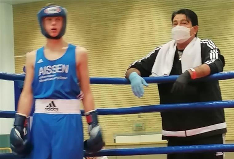 Max Wagner aus Nordenham boxt bei deutscher Meisterschaft Der 14-jährige Max Wagner und sein Trainer Ali Karaboyun vom SV Nordenham freuen sich auf die Titelkämpfe im brandenburgischen Lindow.