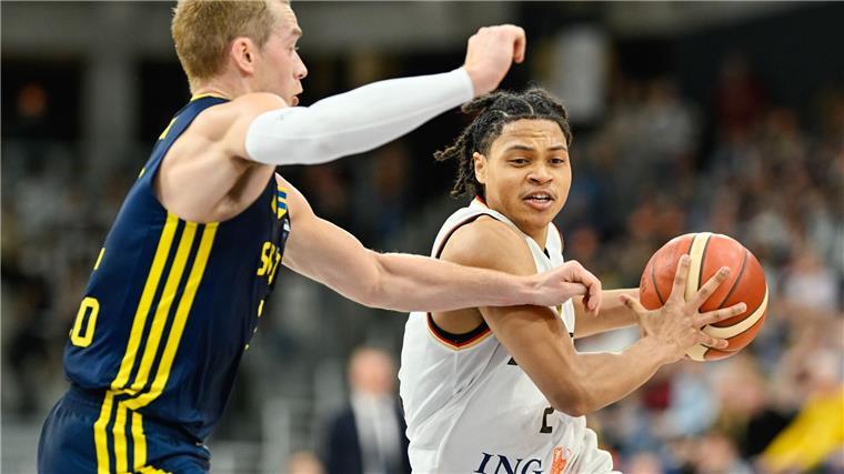 Der 18 Jahre alte Jack Kayil führte die deutschen Basketballer mit einer starken Leistung zum Sieg.