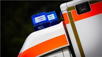 Der 23-jährige Rollerfahrer wurde ins Krankenhaus gebracht. (Symbolbild)