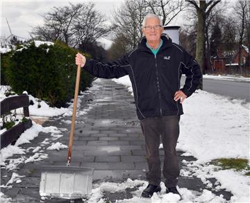 Der 73-jährige Bremerhavener Rolf Wilhelm hat eine Änderung des Gesetzes zur Durchsetzung der Räumpflicht bewirkt - nach über 4 Jahren Wartezeit.