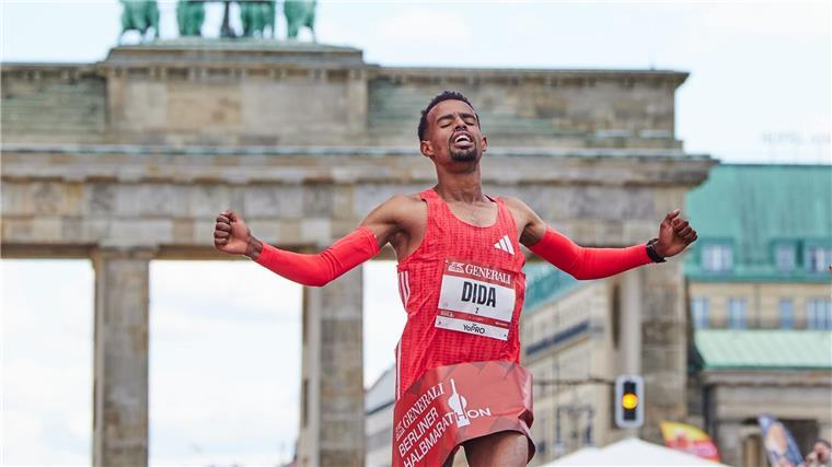 Der Äthiopier Gemechu Dida haderte beim Berliner Halbmarathon mit dem Wind.