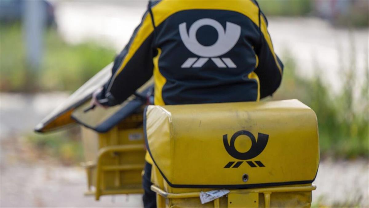 Post ändert Brieflaufzeiten: Zustellung dauert künftig länger - und Porto steigt Der alte Pflichtwert, wonach 80 Prozent der heute eingeworfenen Menge schon am nächsten Werktag da sein müssen, ist Geschichte. (Symbolbild)