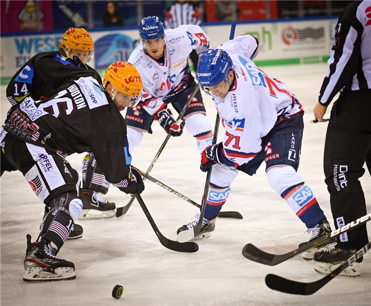 Der amtierende Meister Adler Mannheim präsentierte sich bei den Fischtown Pinguins sehr stark.