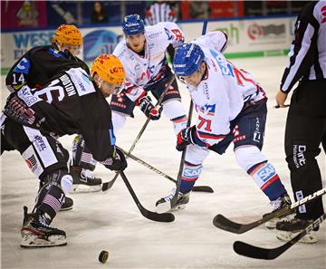 Der amtierende Meister Adler Mannheim präsentierte sich bei den Fischtown Pinguins sehr stark.