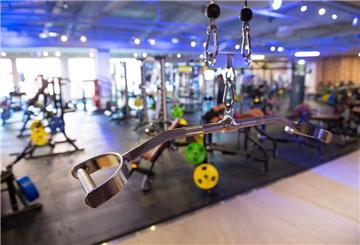 Ein leeres Fitnessstudio. 
