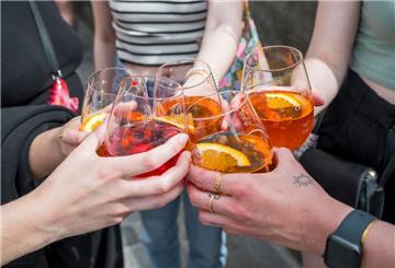 Der Aperol Spritz ist ein beliebter Sommerdrink.