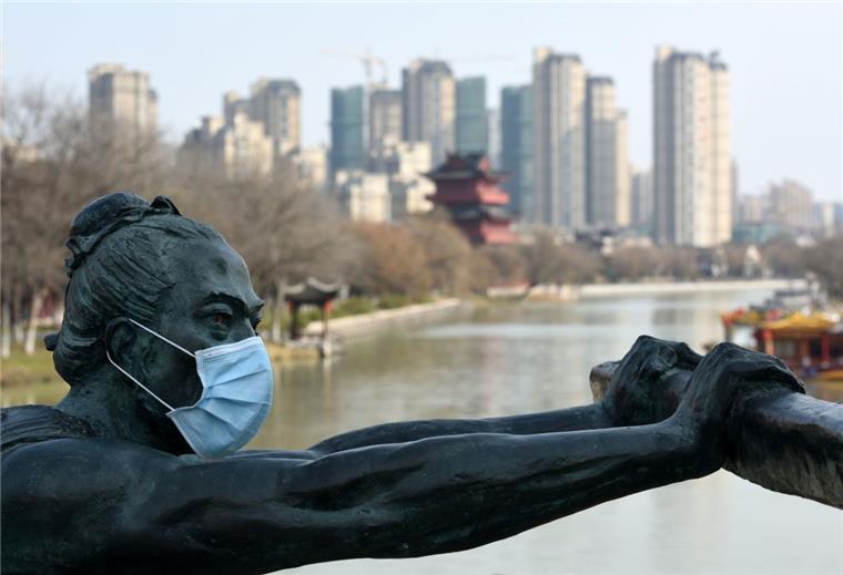 Der Ausbruch der neuartigen Lungenkrankheit hat in China schon mehr Menschenleben gefordert als die Sars-Pandemie vor 17 Jahren.