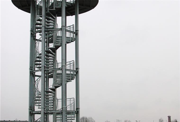 Wieder Chance für Turm am Nordenhamer Strand Der Aussichtsturm in Lemwerder. Nun gibt es doch wieder die Option, dass solch ein Turm demnächst auch am Nordenhamer Strand steht.