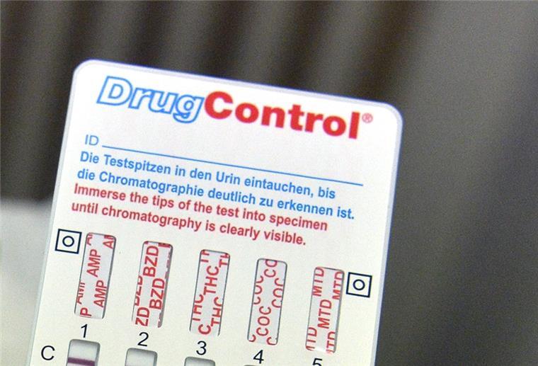 Der Autofahrer hatte Kokain, Opiate und Cannabis konsumiert.