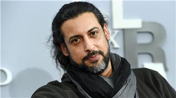 Der Autor Abbas Khider bekommt den Berliner Literaturpreis verliehen. (Archivbild)