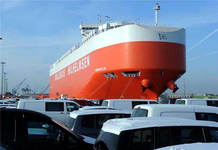 CDU: Bremerhaven soll im Hafen Hoheitsrechte von Bremen übernehmen Druck auf Rot-Grün-Rot: Der Autoterminal gehört zu den Hafenbereichen, in denen die Stadt Bremen das Sagen hat. CDU und FDP fordern, dass diese Hoheitsrechte an Bremerhaven übertragen werden.
