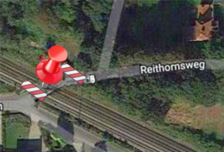 Der Bahnübergang Reithornsweg auf einer Karte,