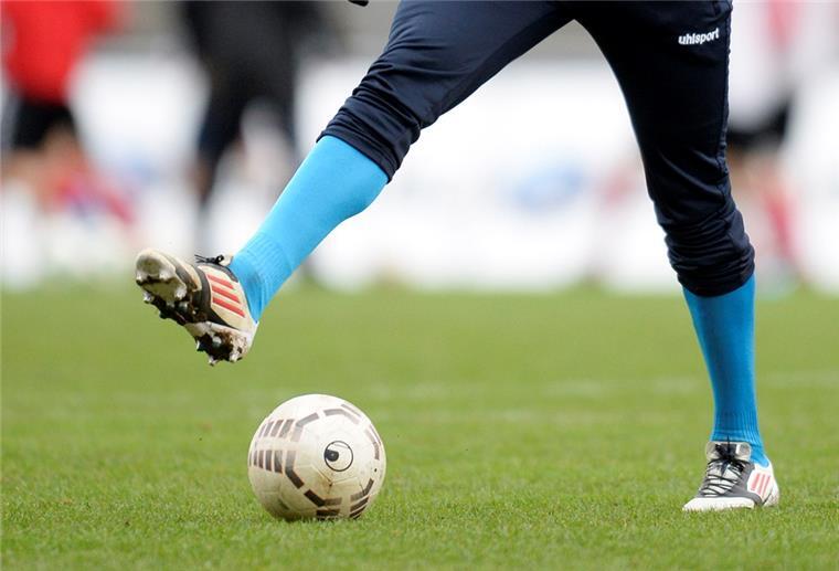 Kreis Cuxhaven: Alle Fußballspiele abgesagt Der Ball darf vorerst nicht rollen.