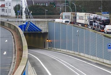 Einfahrt zum Hafentunnel