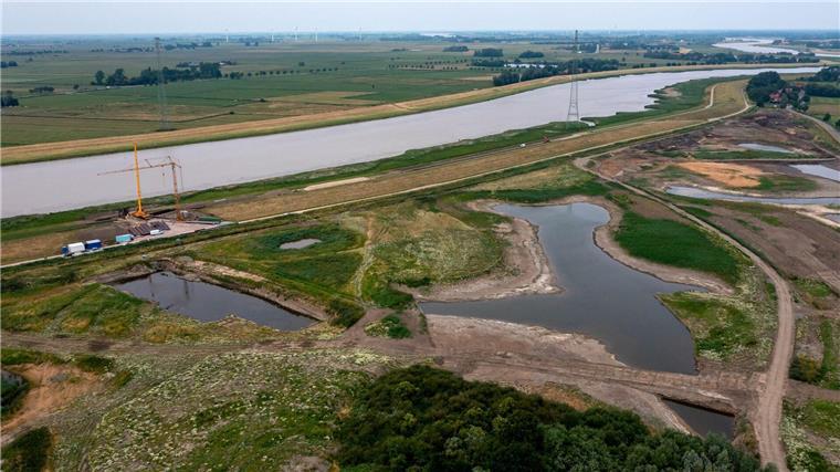 Der Bau des sogenannten Tidepolders Coldemüntje ist eine Maßnahme zur Verbesserung der Lebensräume im Masterplan Ems. (Archivbild)