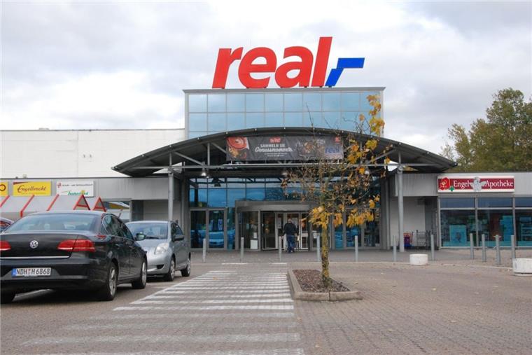 Der Betriebsrat und die Geschäftsleitung des Real-Marktes in Spaden schweigen sich zu den  Verkaufsabsichten und dem neuen Tarif für die Mitarbeiter aus. 