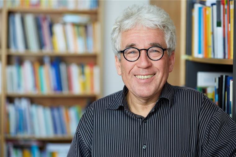 Bildungsforscher: Schulnoten sind nur ein Etikett Der Bildungsforscher Professor Eckhard Klieme sagt, Schulnoten seien nur ein Etikett.