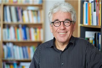 Der Bildungsforscher Professor Eckhard Klieme sagt, Schulnoten seien nur ein Etikett. 