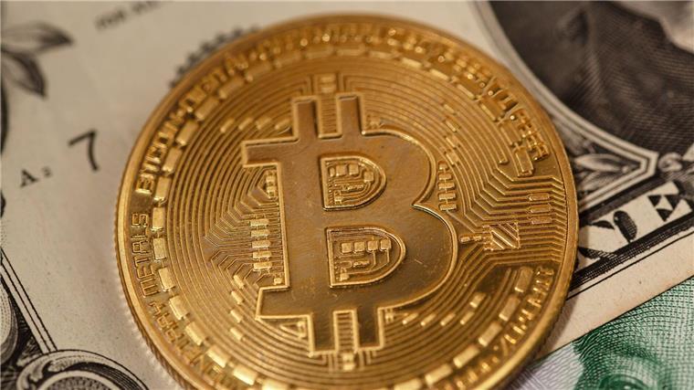Der Bitcoin hat seit seinem Allzeithoch zum Amtsantritt von US-Präsident Donald Trump rund 28 Prozent an Wert in US-Dollar verloren. 