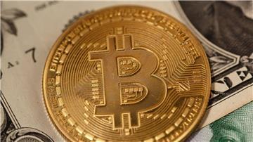 Der Bitcoin hat seit seinem Allzeithoch zum Amtsantritt von US-Präsident Donald Trump rund 28 Prozent an Wert in US-Dollar verloren. 
