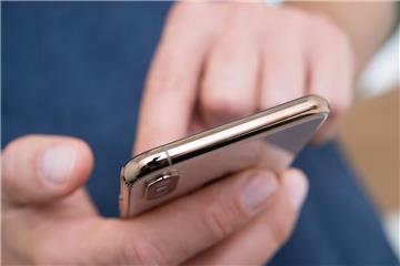 Der Blick aufs Smartphone lohnt zurzeit nicht für Vodafone-Kunden in Heeslingen und Zeven. Dort sind zwei Mobilfunkstationen ausgefallen. 