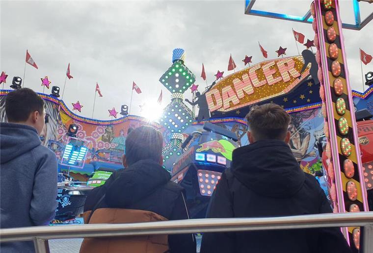 Der Breakdancer ist wie immer besonders beliebt bei den Jugendlichen.