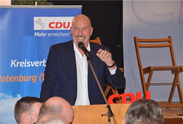 Grüner Kohl und „schwarzer“ Humor Der Bremer CDU-Landeschef Carsten Meyer-Heder sprach beim politisch-vergnüglichen Aschermittwoch der Selsinger CDU.