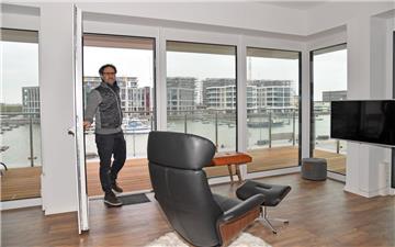 Der Bremer Dirk Streb vermietet seine bereits dritte Ferienwohnung in der Barkhausestraße. Foto: Scheschonka