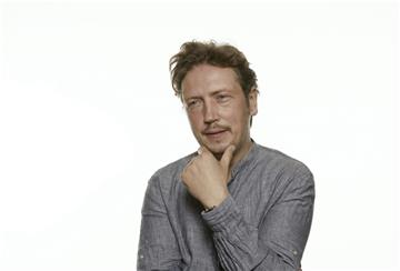 Der Bremer Gesichtsexperte Volker Schwabe sagt: Beim Lachen werden vom Gesicht bis zum Bauch unterschiedliche Muskelpartien benötigt.