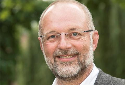 Der Bremer Virologe Professor Andreas Dotzauer sieht eine neue Welle auf uns zukommen.