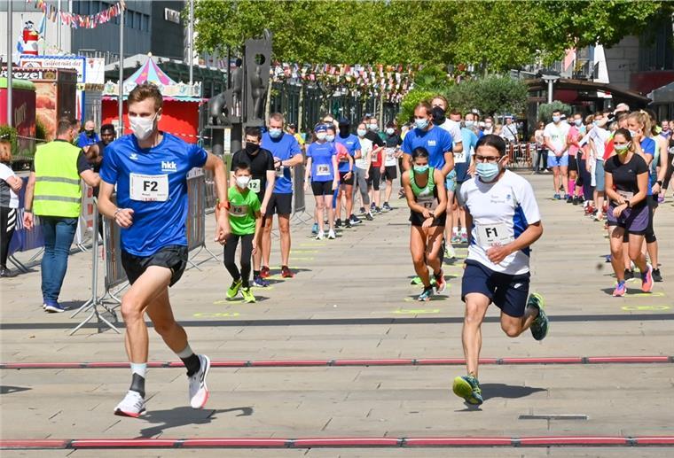 Lauft doch mal ins Ziel: Beim Citiy-Marathon Der Bremerhavener City-Marathon konnte bereits im Vorjahr nur unter besonderen hygienischen Bedingungen stattfinden. Das wird auch für den Lauf in diesem Jahr, am 22. August, erneut so sein.