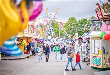 Bremerhavener Frühjahrsmarkt auf dem Wilhelm-Kaisen-Platz.