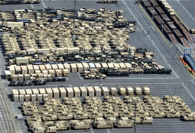 Der Bremerhavener Kaiserhafen war für die Operation „Atlantic Resolve“ im Juni 2018 bereits Umschlaghafen für Material, Gerät und Fahrzeuge der US-Army.
