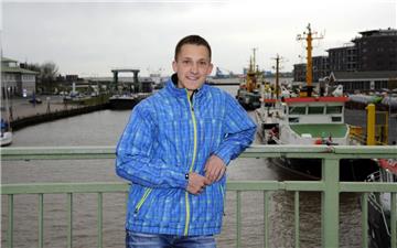 Der Bremerhavener Neubürger Phillip Hees liebt das Wasser, Schiffe und die Seestadt. Er macht eine Ausbildung zum Schiffsmechaniker.
