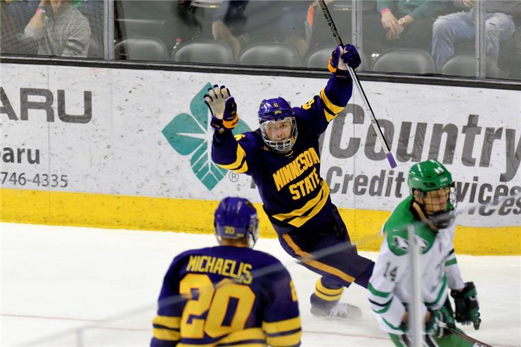 Der Bremerhavener Parker Tuomie hat mit den Minnesota State Mavericks einen tollen Saisonstart hingelegt.