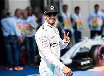 Der Brite Lewis Hamilton hat in der Qualifikation zum Großen Preis in Österreich  die Pole Position erobert.  