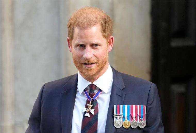 Rückschlag für Prinz Harry bei Klage gegen Verlag Der britische Prinz Harry hat vor Gericht einen Dämpfer erhalten.